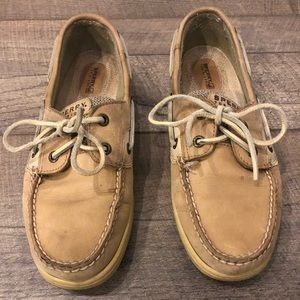Size 9 Tan Sperry shoes